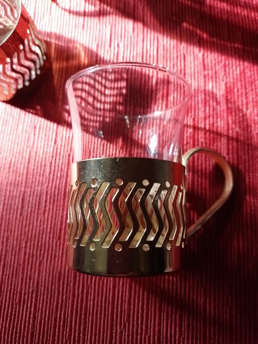 Cafeteira de êmbolo com 2 chávenas