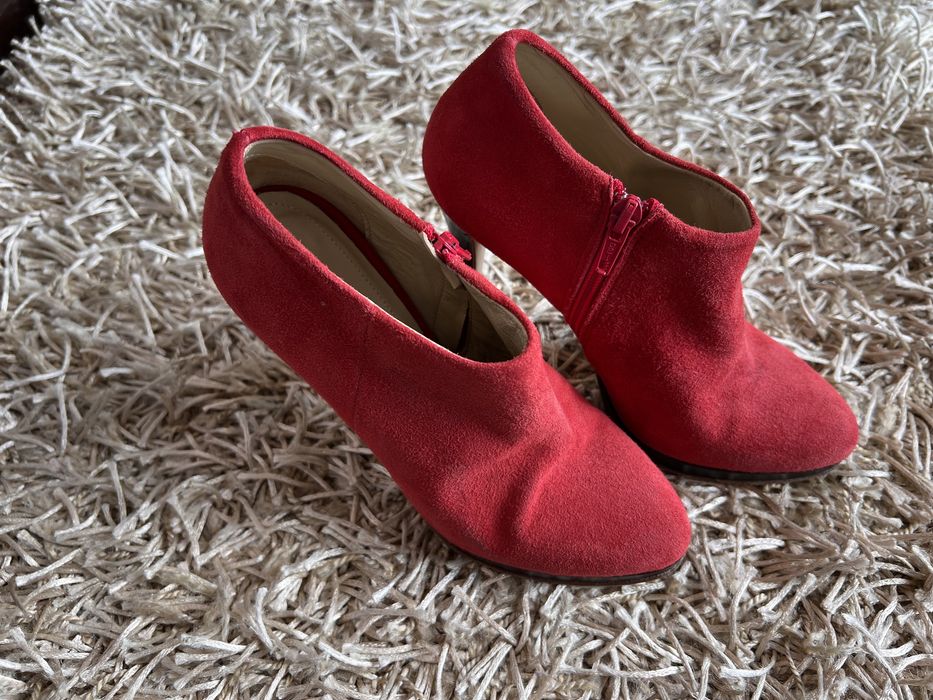 Botim Vermelho camurça 35