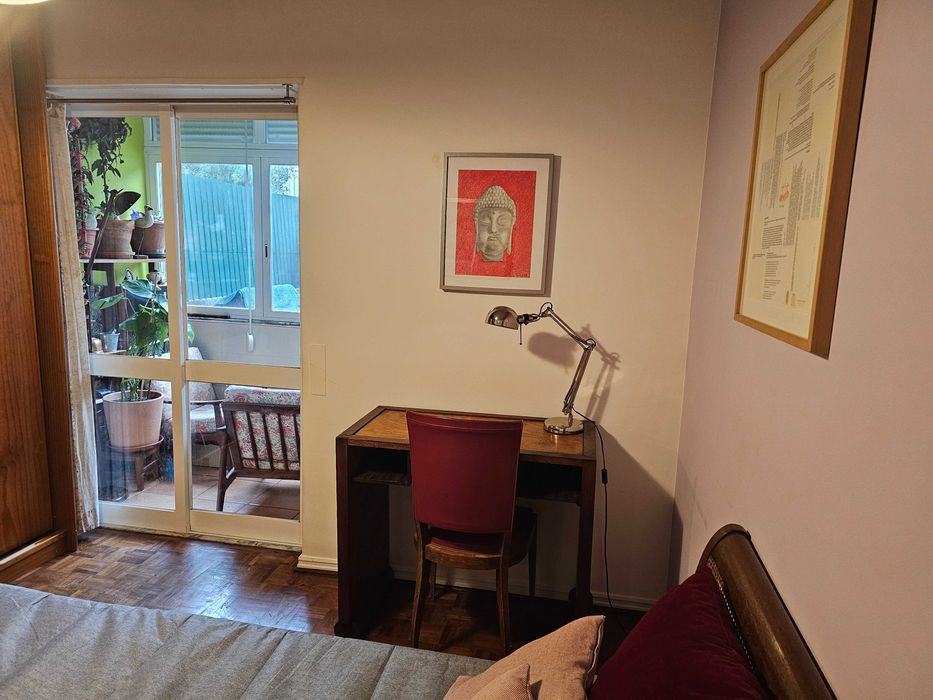Quarto para arrendar em Algés