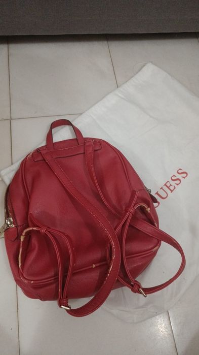 Mochila vermelha Guess