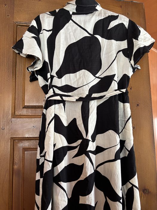 Сукня чорно біла