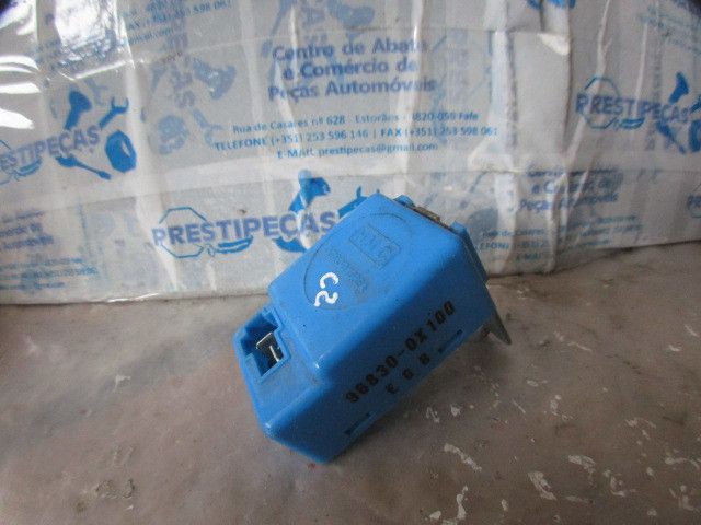 Botão / interruptor electromecânico / relé HYUNDAI i10 (PA)