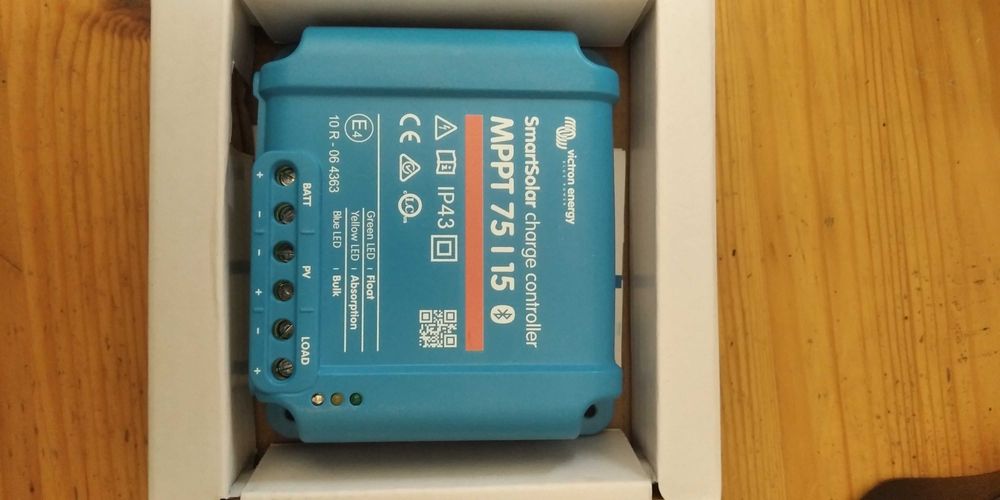 Victron Smart Solar ładowarka solarna MPPT 75/15 Bluetooth
