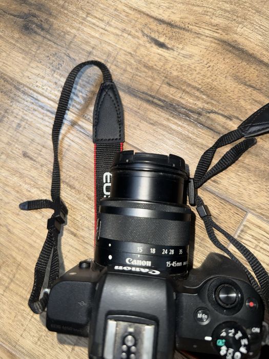 canon eos mark 50II z objektywem