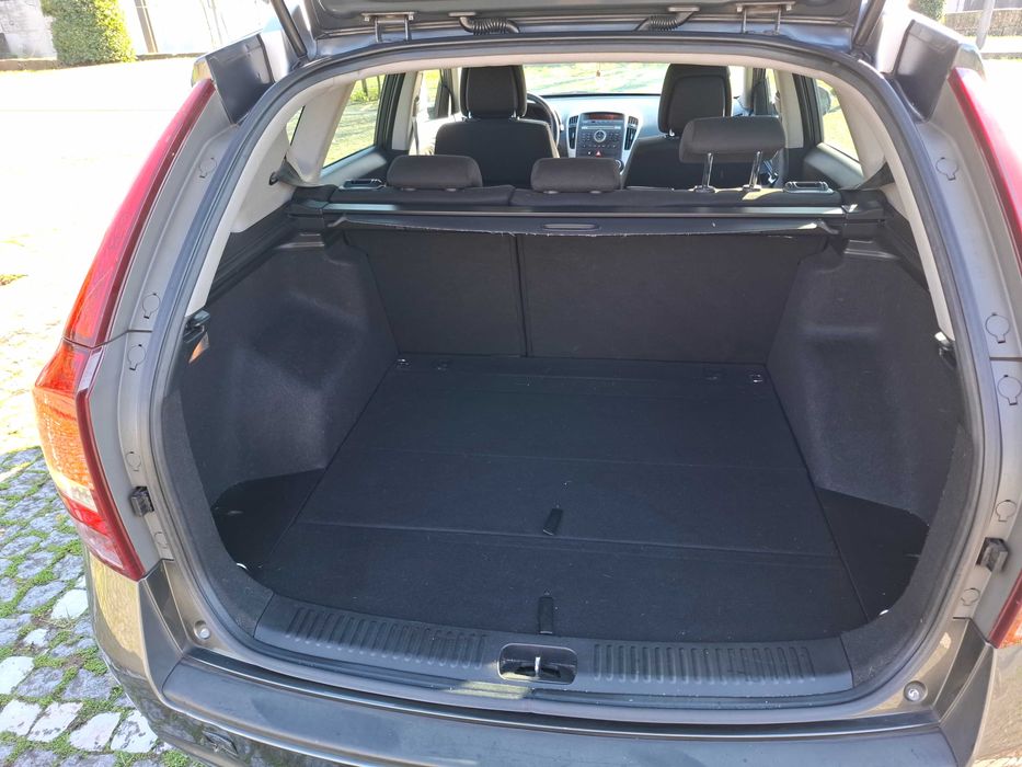 Kia Ceed SW 1.6 CRDi EX | 2010 | 255.000 km