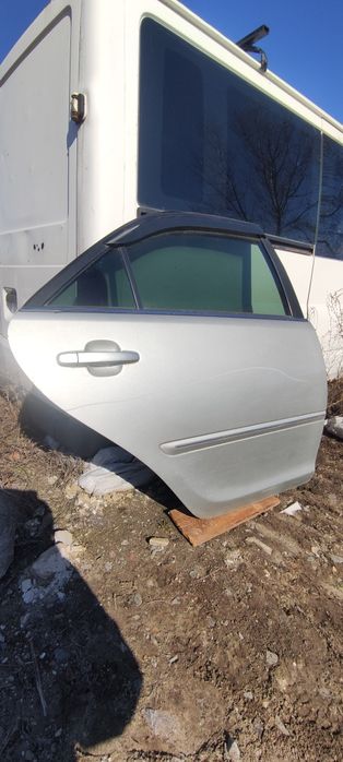 Двері двери Toyota Camry 30