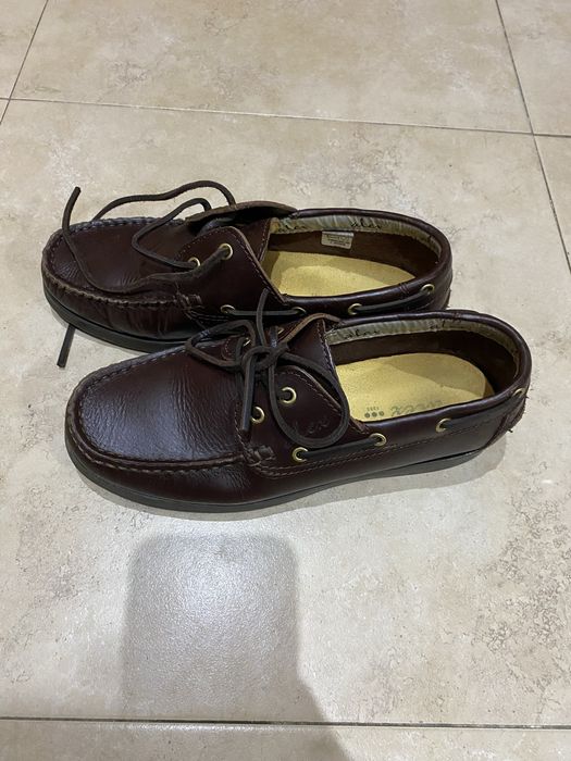 Sapatos vela com atacadores