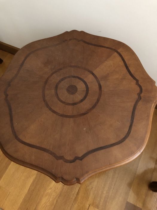 Mesa de apoio em madeira maciça