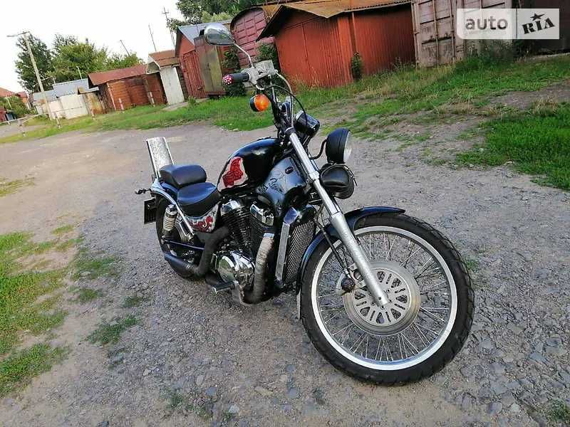 Suzuki intruder 400