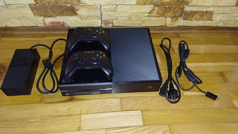 Xbox One + 12 ігор