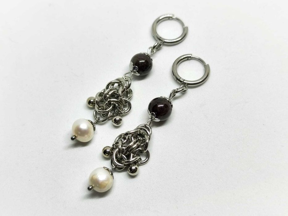Kolczyki chainmaille granat perłyi stal chirurgiczna gothic witchy