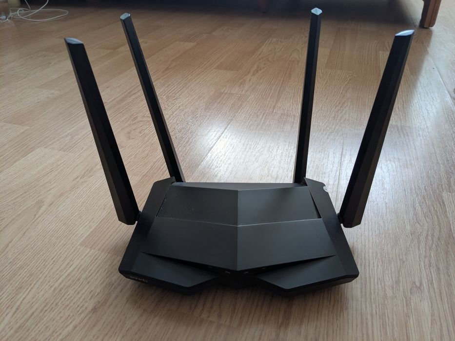 Роутер Wi-Fi Tenda AC10U AC1200