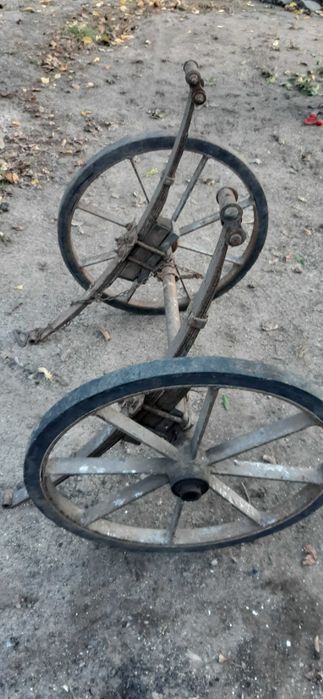 Старий залізний віз (рама з колесами) – антикваріат, під реставрацію