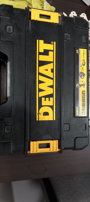 Aparafusadora dewalt de impacto 18v