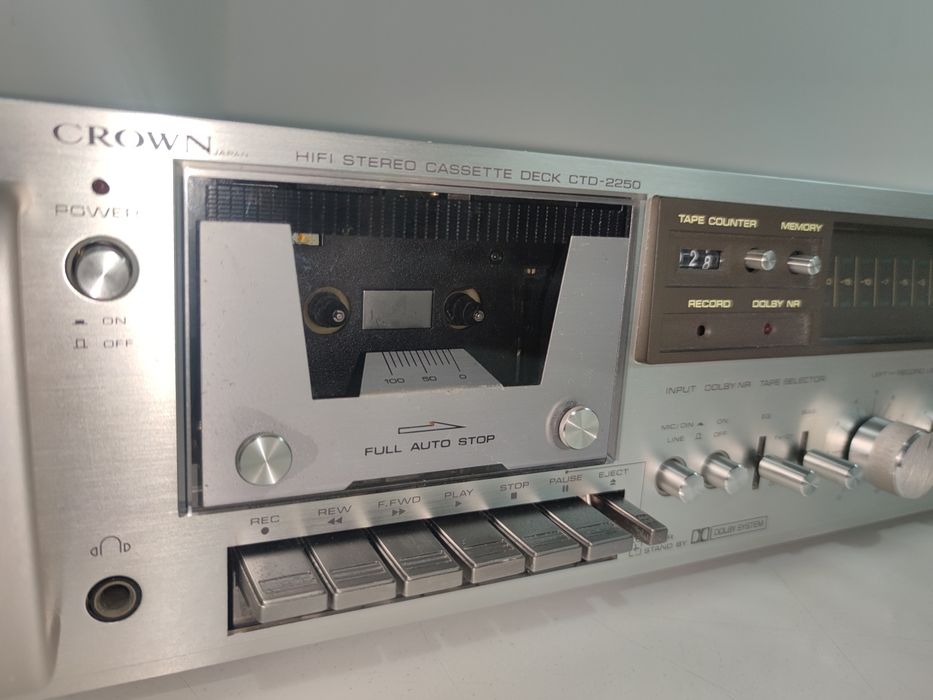 Leitor Gravador de Cassetes Crown CTD 2250