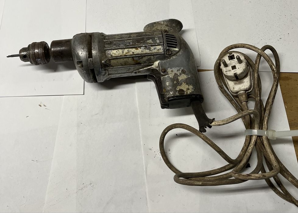 Stara zabytkowa wiertarka Celma