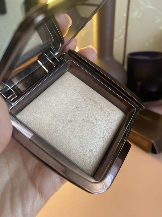 Hourglass ambient пудра