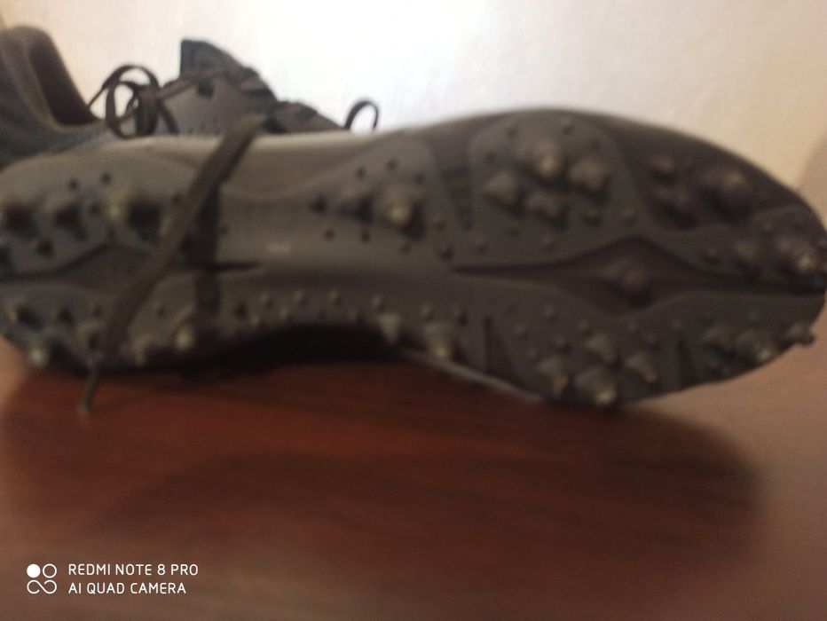 Продаються шкіряні нові бутси