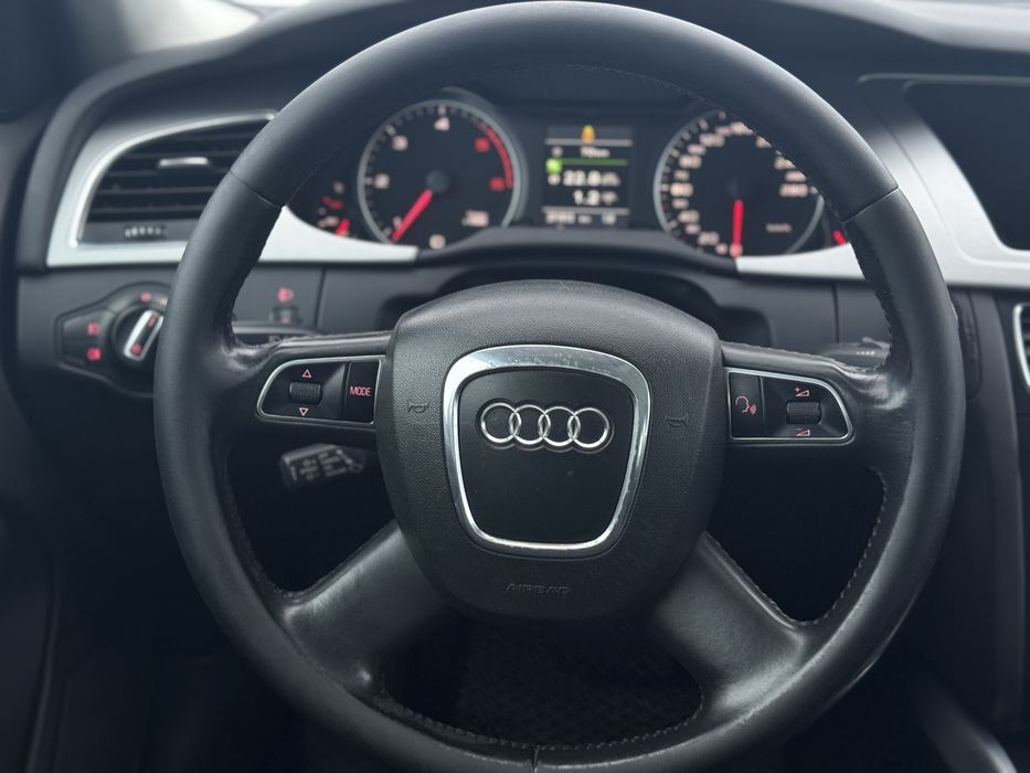 Audi A4b8 2010 2.0TDI АКПП