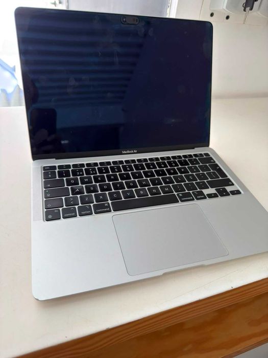 Portátil Macbook Air M1 - Ecra Partido