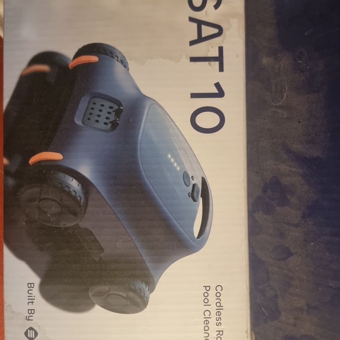 Robo limpeza piscina