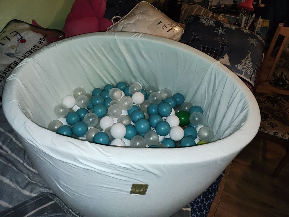 Basen z piłkami dla dzieci