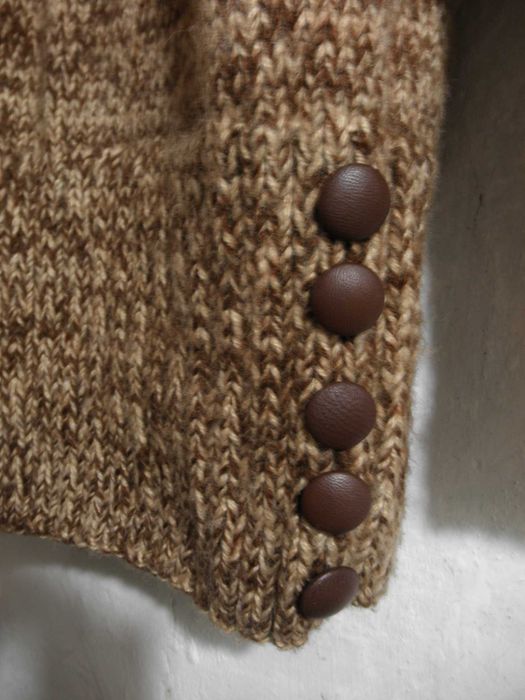 Свитер женский вязаный ручной работы. 46 размер