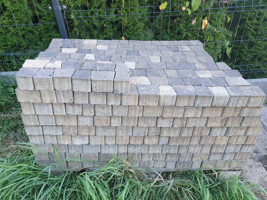Kostka brukowa 6,4 m² – 31 zł/m²