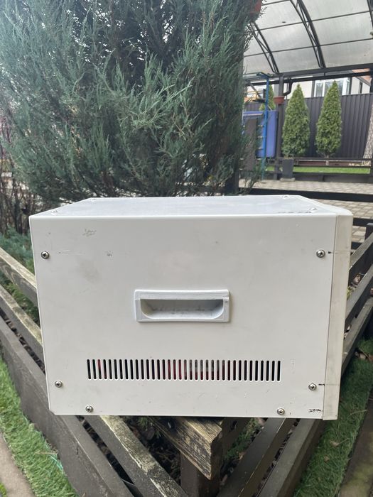 Стабилизатор напряжения ІЕК 5 Ква