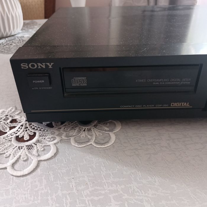 CD Sony model CDP - 250
