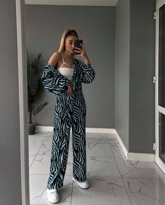 Літній гарний костюм