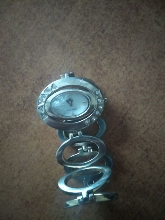 Женские часы Elite