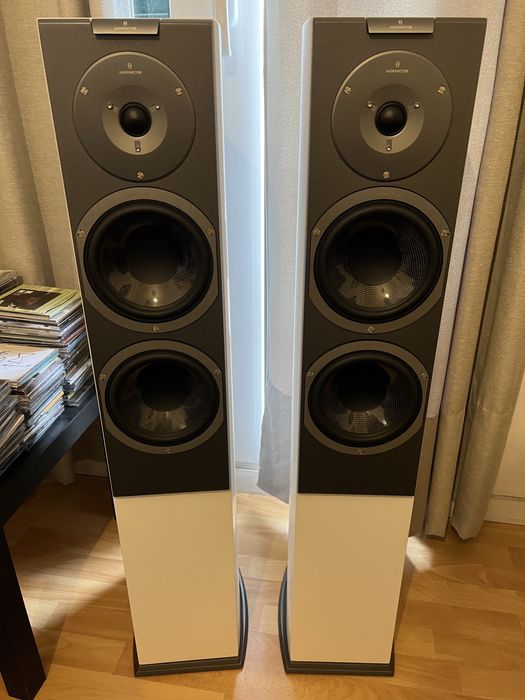 Audiovector R3 Signature