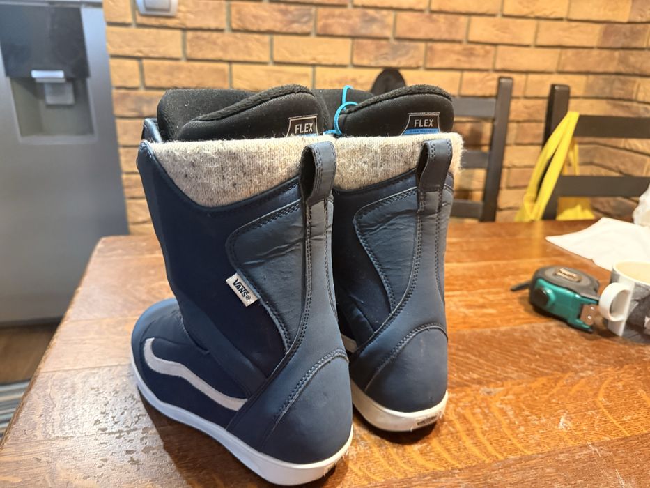 Buty snowboardowe  Vans Encore 37   23,5 cm