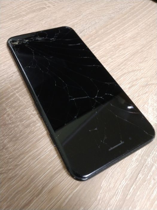 iPhone 7 plus не робочий