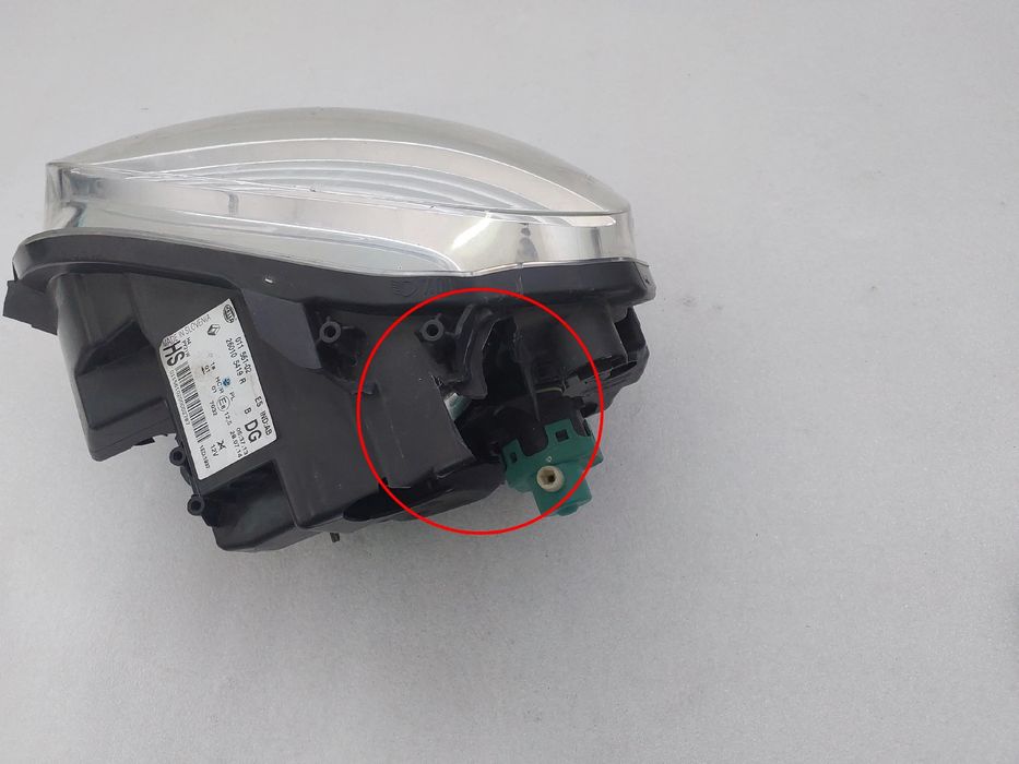 Ótica / farol direita RENAULT Twingo III (BCM_)