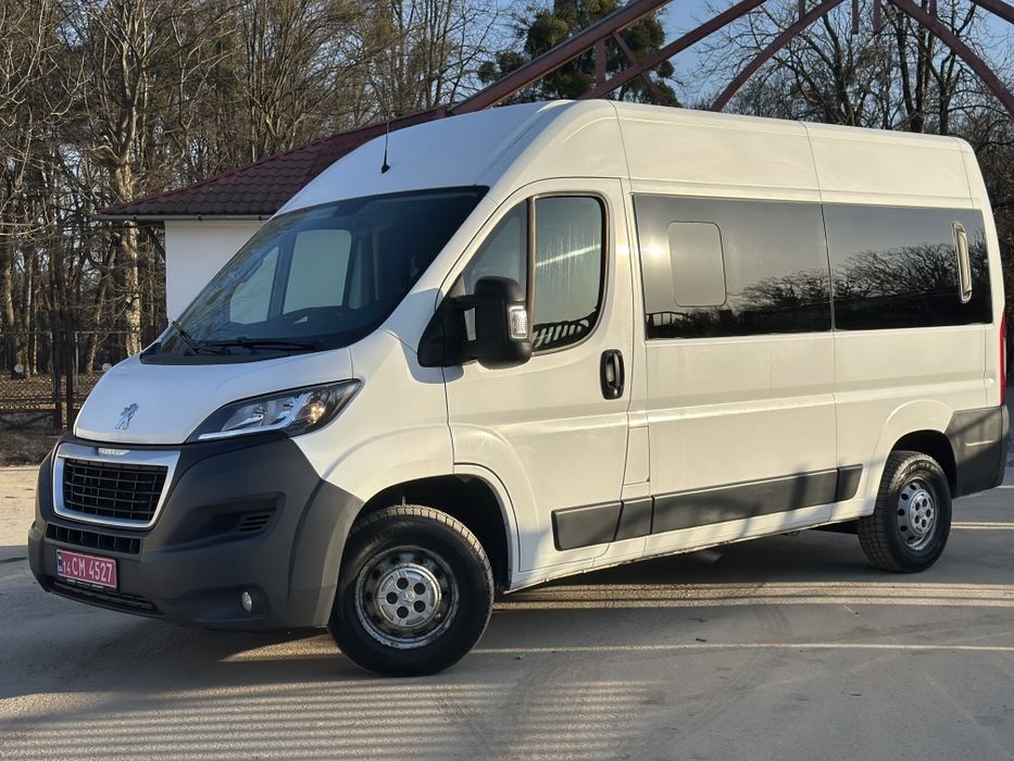 Пасажир 9 місний