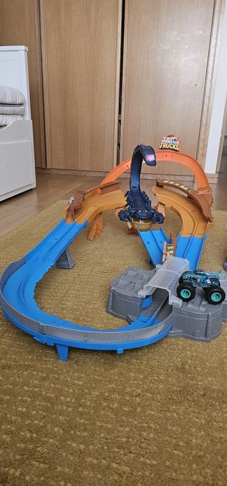 Pista Scorpion Monster Trucks - Hotwheels
