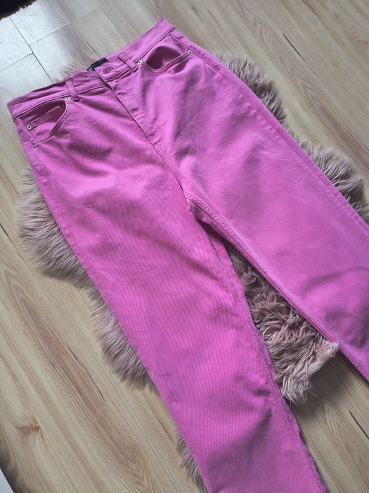 Jeansy z szerokimi nogawkami