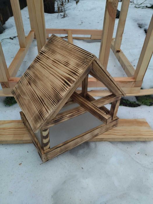 Кормушка для птиц