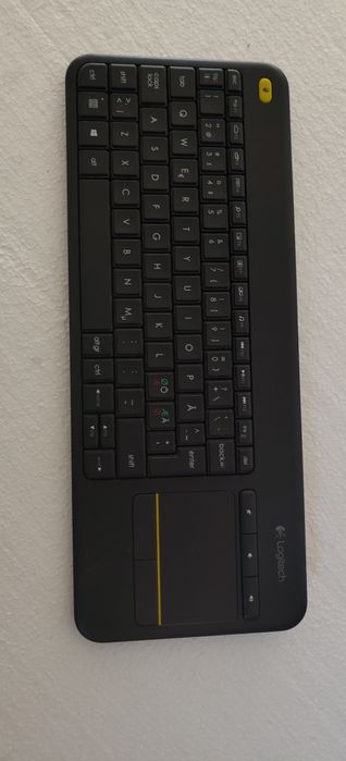 Klawiatura bezprzewodowa Logitech K400 panel dotykowy  bluetooth
