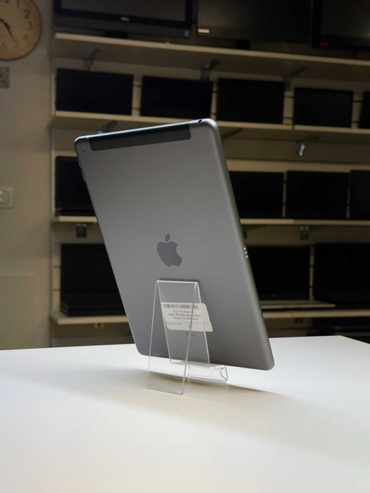 Noworoczna Promocja! Tablet Apple iPad 8th gen 10,2" 32GB + Pokrowiec!