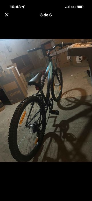 Bicicleta com muito pouco uso