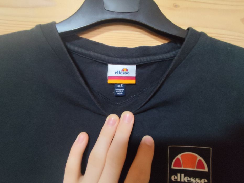 мужская футболка Ellesse Canaletto черного цвета.