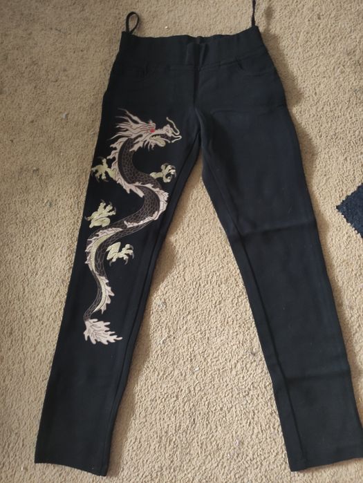 Нові чорні штани