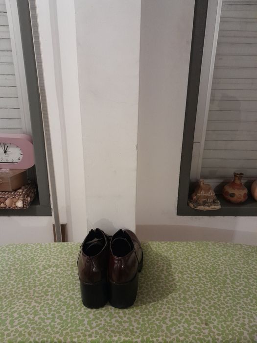 Vendo Sapatos de Senhora ZARA muito bonitos como novos