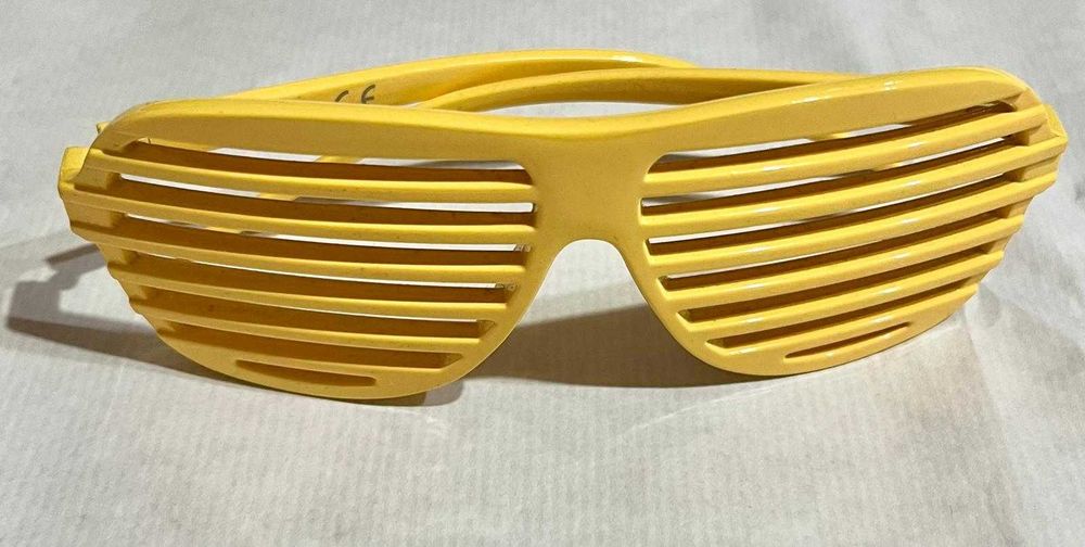 Óculos de Festa Retro Amarelos – Estilo Grade