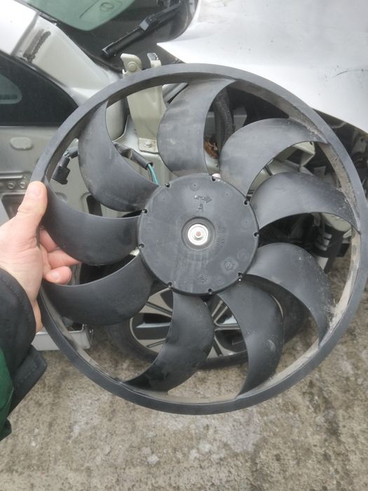 Продам вентилятор, блок накладка бампера Nissan leaf 18-25