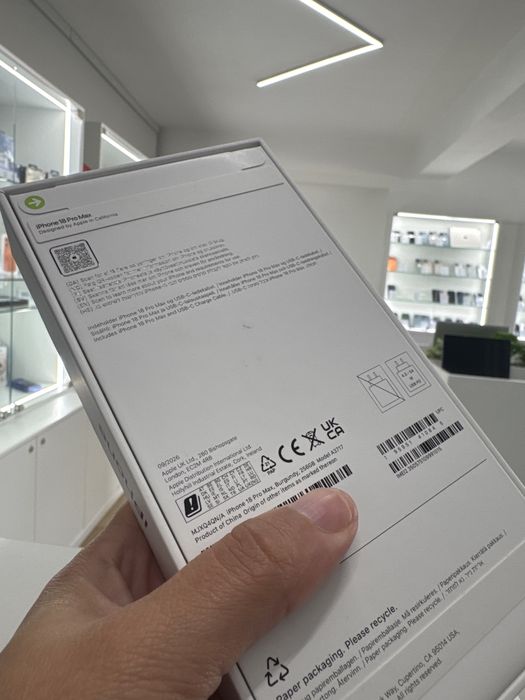 iPhone 18 Pro Max 256gb Burgundy - Novo selado