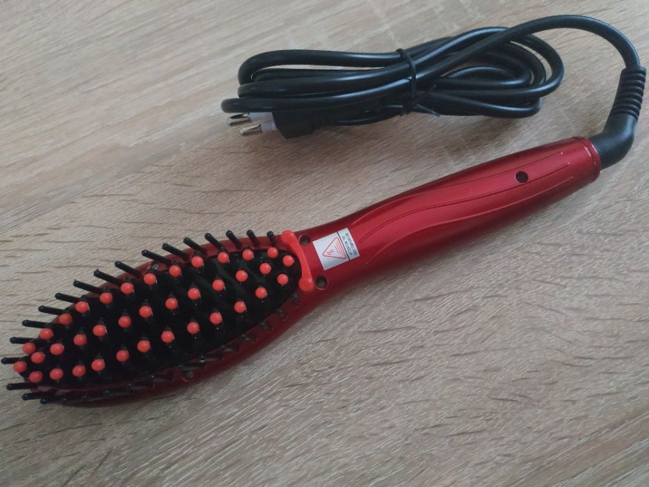 Щётка - выпрямитель для волос.
